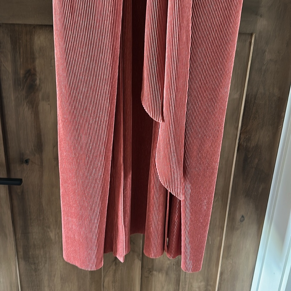 Intempo Kimono Duster in Salmon Color in accordian texture - Picture 11 of 15